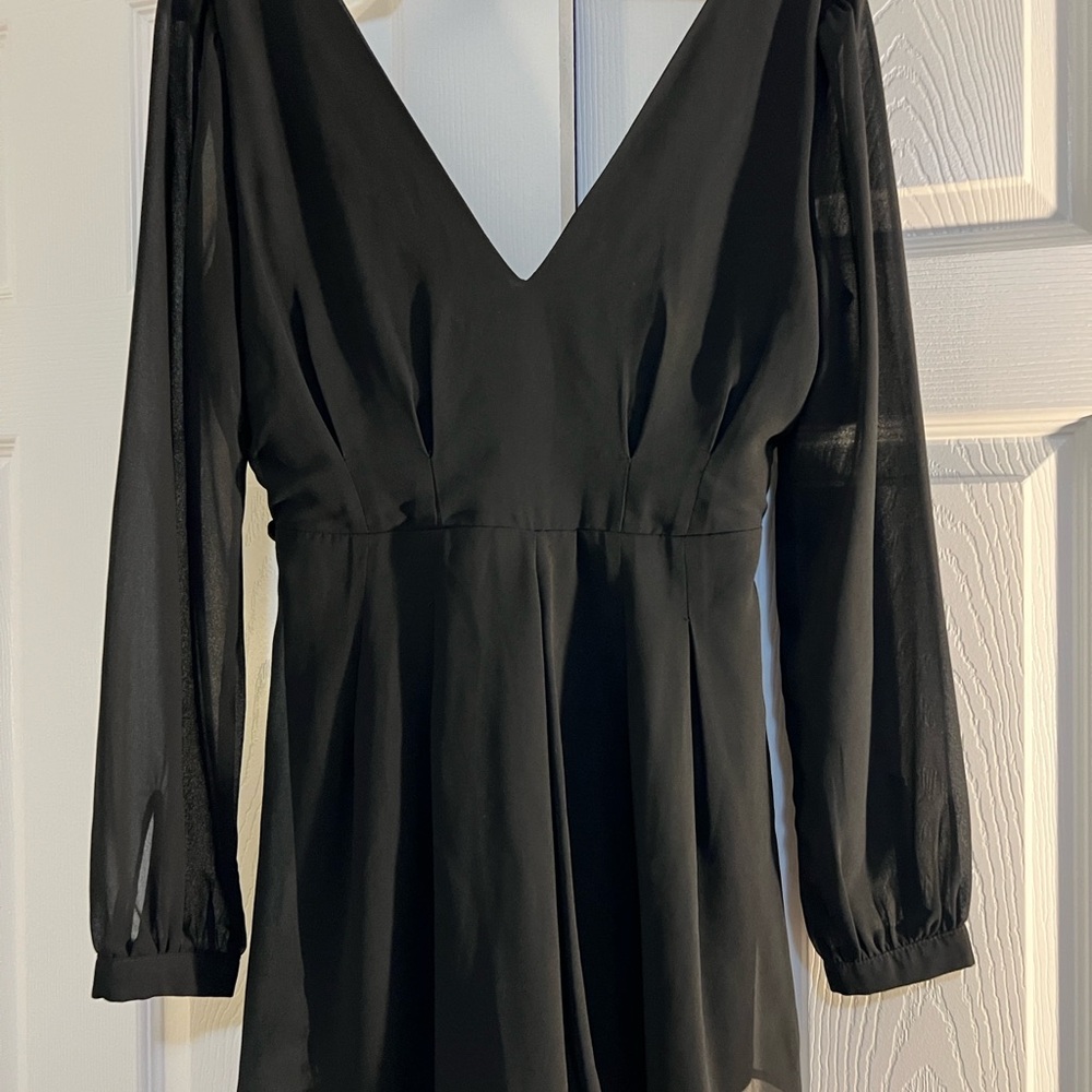 Xtaren Elegant Black V-Neck Jumpsuit